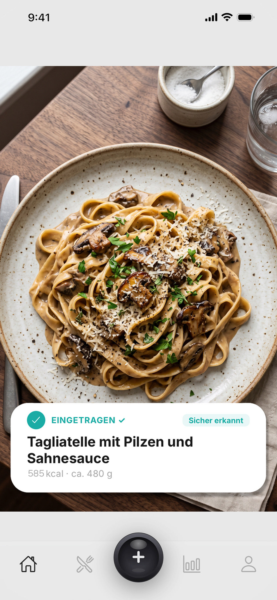 Food-Scanner: fotografierte Tagliatelle mit Pilzen und Sahnesauce, automatisch erkannt und eingetragen.